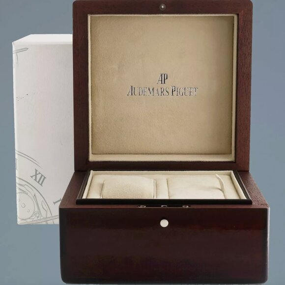 MINT Audemars Piguet Black Two Tone With Full Box - Picture 2 of 6